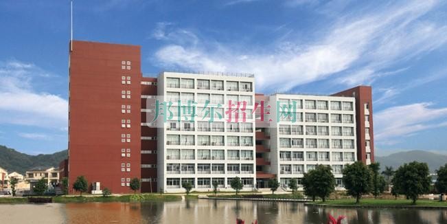 廣州工程技術(shù)職業(yè)學院學費