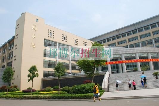 高中畢業(yè)學計算機多媒體技術好嗎