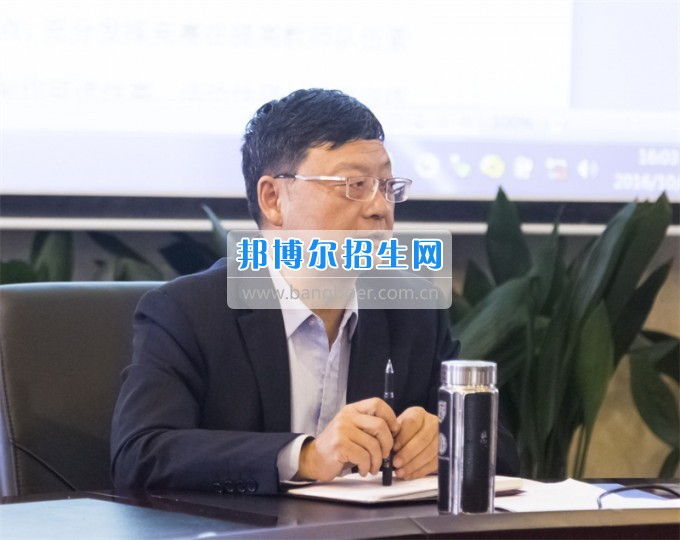 重慶海聯職業(yè)技術學院李光輝院長獲得“重慶市民辦教育優(yōu)秀校長”稱號