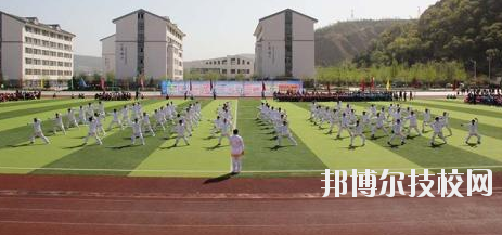 平?jīng)鰴C(jī)電工程學(xué)校2020年學(xué)費(fèi)、收費(fèi)多少
