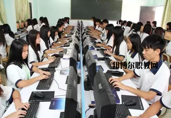 肇慶高要技工學(xué)校2020年報名條件、招生要求、招生對象