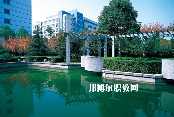 蕪湖地區(qū)衛(wèi)生學(xué)校2020年報名條件、招生要求、招生對象