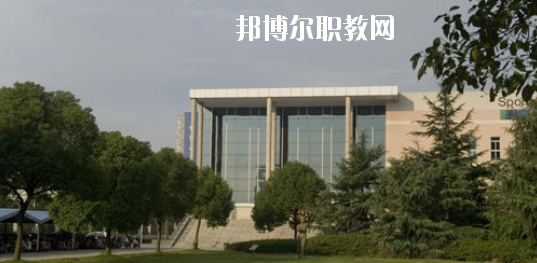 崇左八桂城市中等職業(yè)技術學校2020年報名條件、招生要求、招生對象