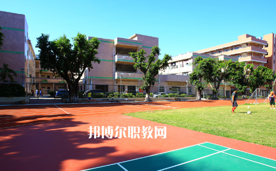 東莞經(jīng)濟(jì)貿(mào)易學(xué)校怎么樣、好不好