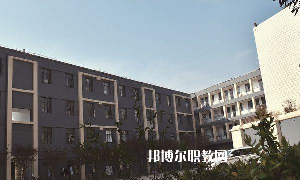 云南冶金高級(jí)技工學(xué)校2021年宿報(bào)名條件、招生要求、招生對(duì)象