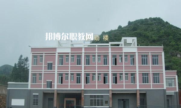 曲靖師宗職業(yè)技術學校2021年招生辦聯(lián)系電話