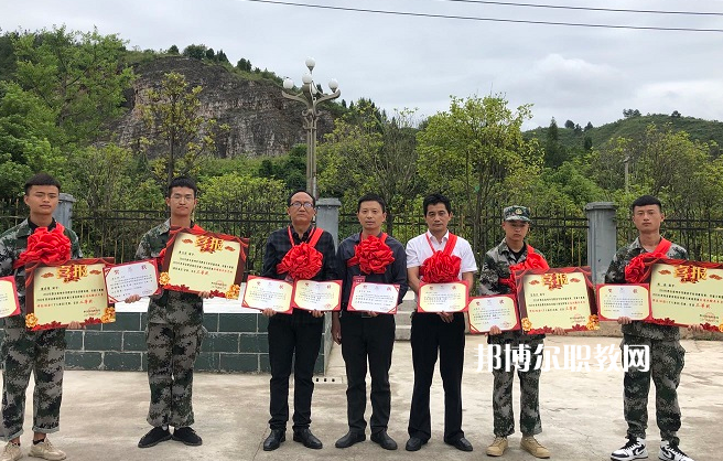 黔東南州應(yīng)用技術(shù)學(xué)校2022年報名條件、招生要求、招生對象