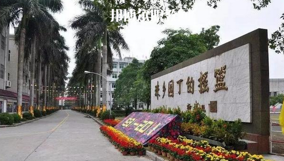 欽州合浦師范學(xué)校2022年報(bào)名條件、招生要求、招生對(duì)象