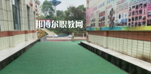 樂山商務(wù)技工學校2022年招生錄取分數(shù)線