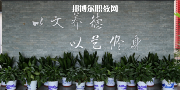 張家港市舞蹈學(xué)校地址在哪里，哪個(gè)地區(qū)，哪個(gè)城市?