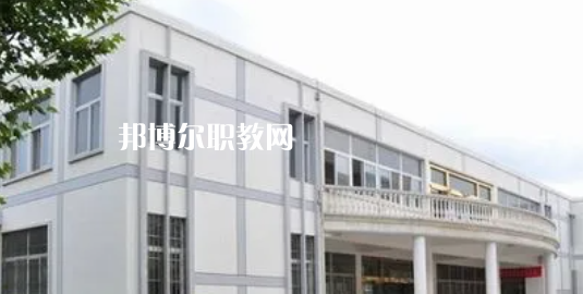 江蘇省金湖中等專業(yè)學(xué)校地址在哪里，哪個地區(qū)，哪個城市?