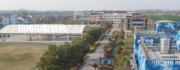 泰州市姜堰區(qū)新世紀(jì)武藝學(xué)校地址在哪里，哪個地區(qū)，哪個城市?