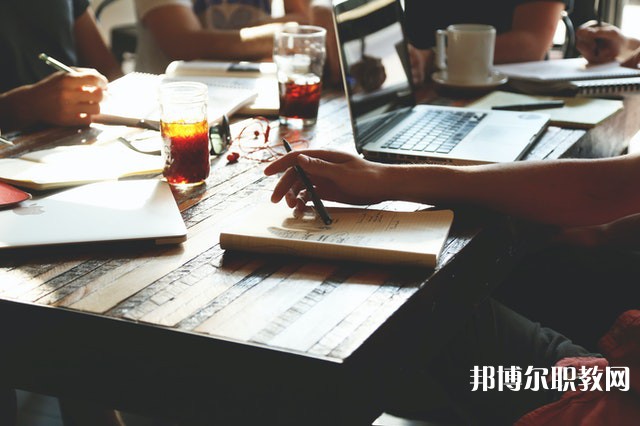 四川省華鎣職業(yè)技術學校有哪些招生專業(yè)（2023年）