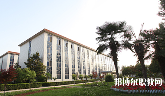 2023西安齊力鐵路技工學(xué)校招生計(jì)劃 招生人數(shù)是多少(附要求、條件、對象)