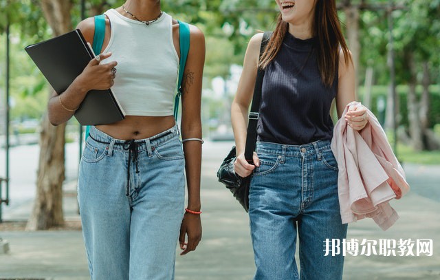梧州服裝職業(yè)技術(shù)學(xué)校有哪些招生專(zhuān)業(yè)（2023年）