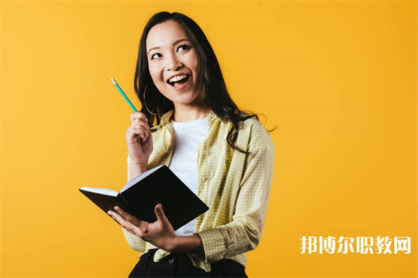 湖南哪里的中專(zhuān)學(xué)校能讀高級(jí)護(hù)理專(zhuān)業(yè)