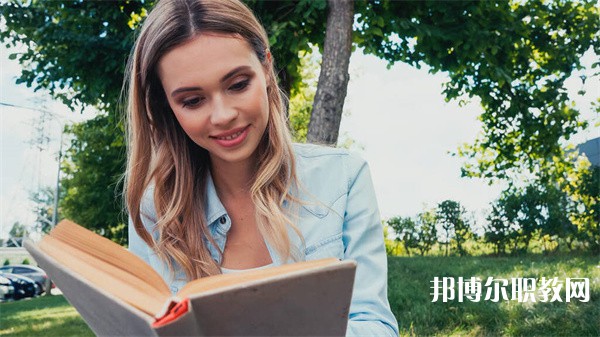 湖南哪里的中專學(xué)校能讀服裝制作與營(yíng)銷(xiāo)專業(yè)專業(yè)