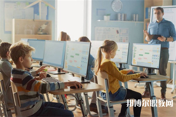 湖南哪里的職業(yè)學校能讀計算機技術應用專業(yè)