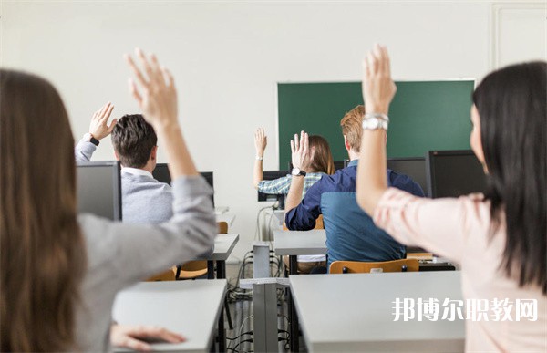 湖南哪里的中職學校能讀計算機平面廣告設(shè)計專業(yè)
