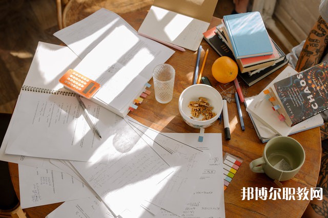 廣東哪里的中職學校能讀裝潢藝術(shù)設計專業(yè)