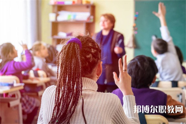 廣東哪里的中專學校能讀工藝美術(室內(nèi)設計）專業(yè)